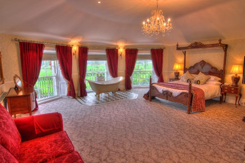 Bellingham Castle Hotel Dundalk Bagian luar foto